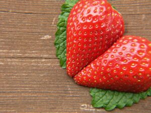 happy mothers day, strawberry, heart-2239462.jpg
